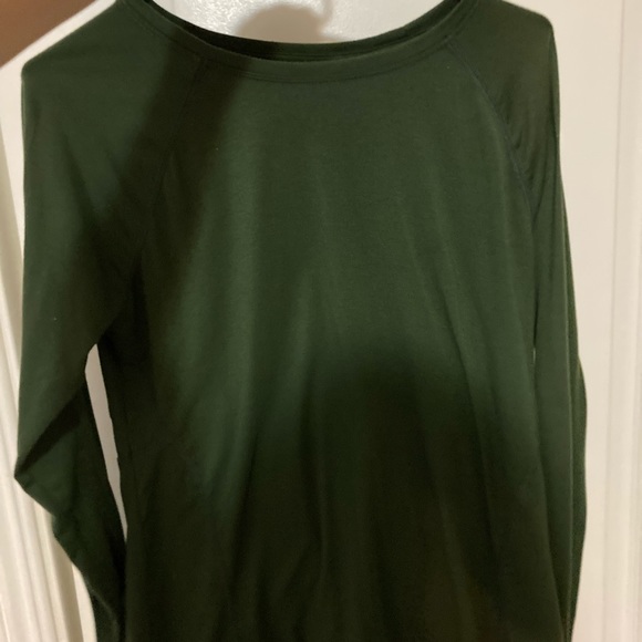 Tek Gear active long sleeved shirt in green, size large - Picture 2 of 4